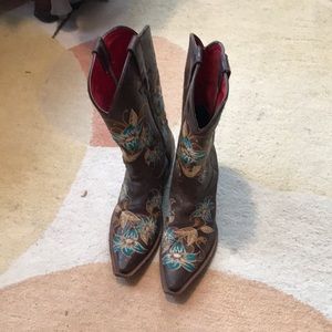 Embroidered Leather Cowboy Boots